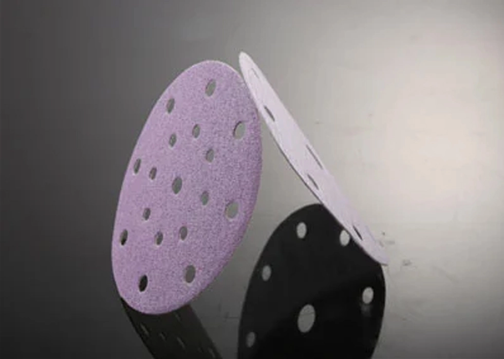 Was ist der Unterschied zwischen keramischem Sandpapier und anderen abschleifen den Materialien?