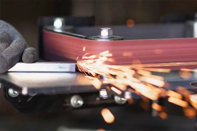 Sandpapier für Metall